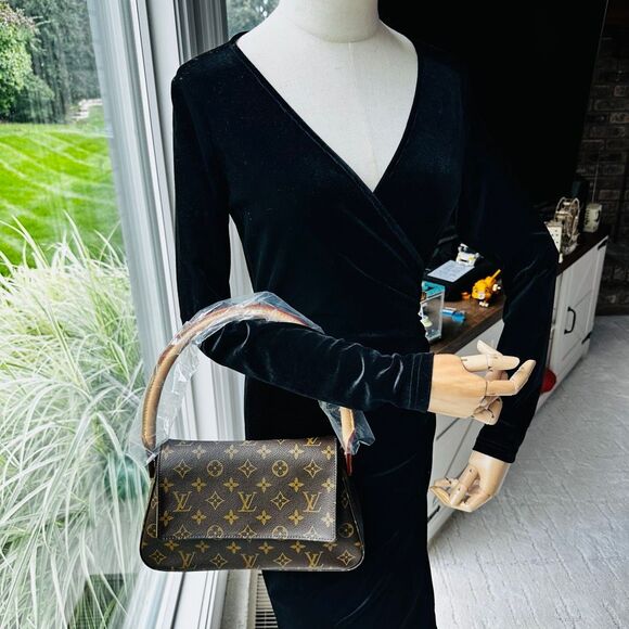 Brand New Louis Vuitton Mini Looping - Picture 15 of 15